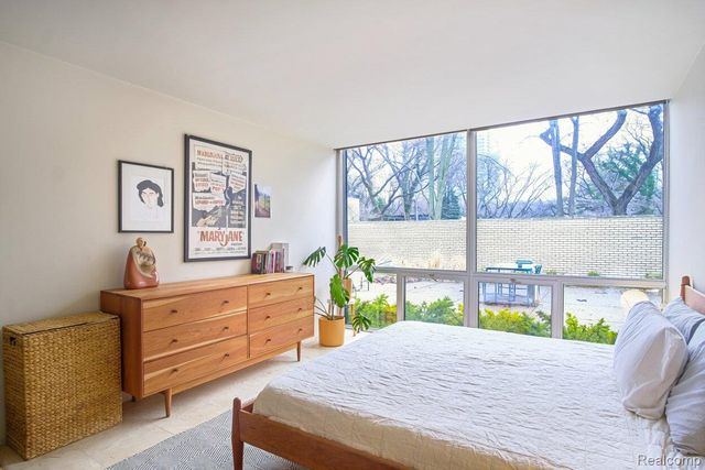 1320 Nicolet Place, Detroit, MI 48207