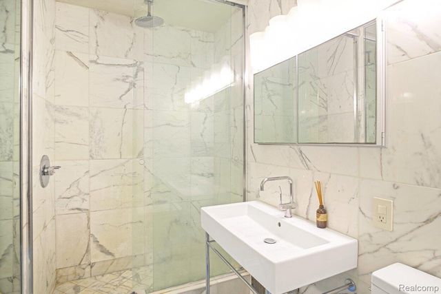 1320 Nicolet Place, Detroit, MI 48207