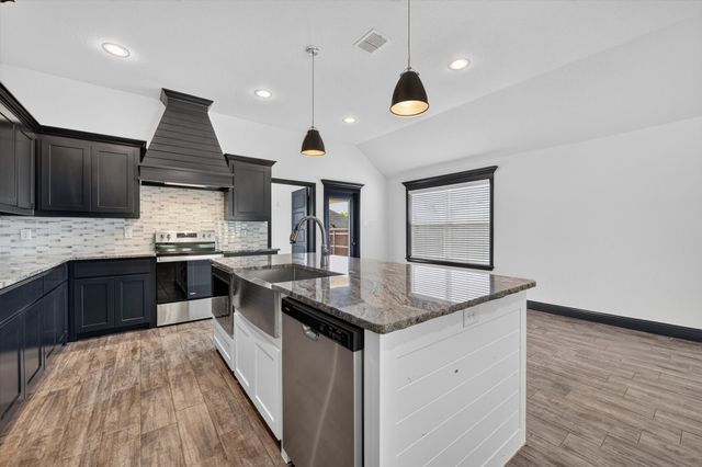 106 Clover Circle, Weatherford, TX 76086