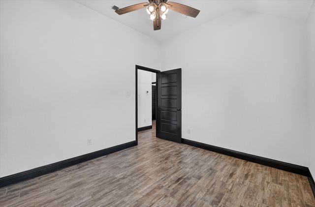 106 Clover Circle, Weatherford, TX 76086