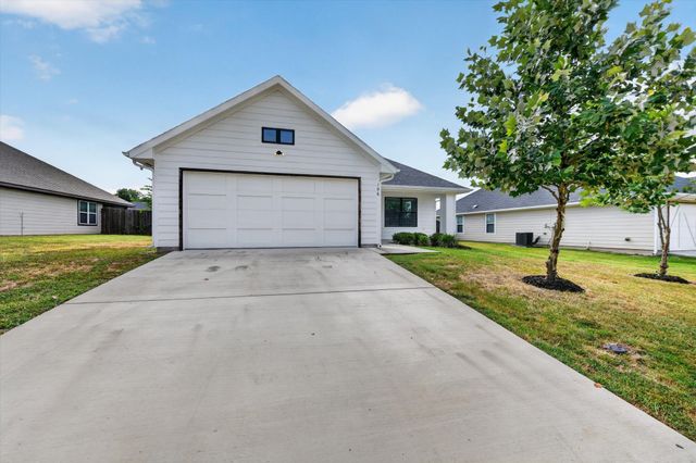 106 Clover Circle, Weatherford, TX 76086