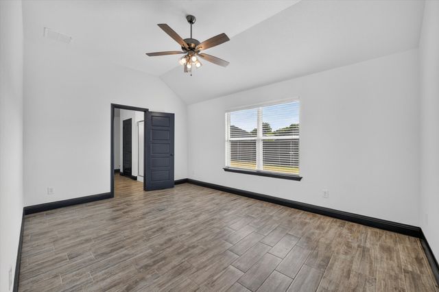 106 Clover Circle, Weatherford, TX 76086