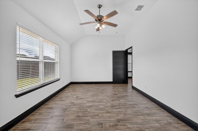 106 Clover Circle, Weatherford, TX 76086