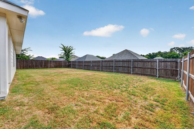 106 Clover Circle, Weatherford, TX 76086