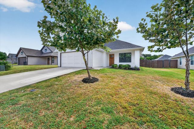 106 Clover Circle, Weatherford, TX 76086