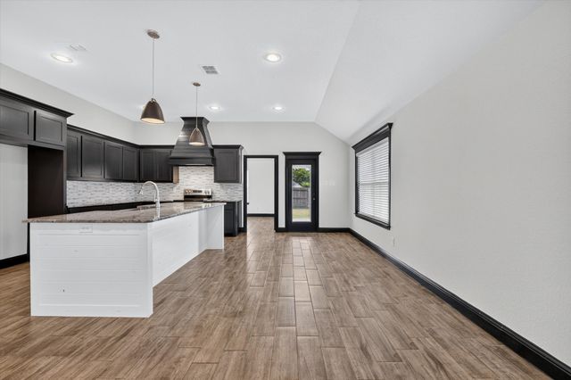 106 Clover Circle, Weatherford, TX 76086