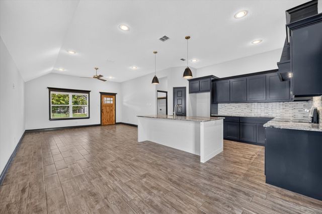 106 Clover Circle, Weatherford, TX 76086