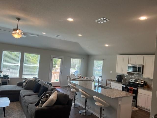 3704 Allegiance Ave, Lago Vista, TX 78645