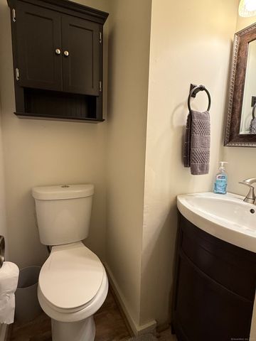 92 Shepards Knoll Drive 92, Hamden, CT 06514