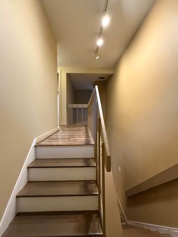 92 Shepards Knoll Drive 92, Hamden, CT 06514