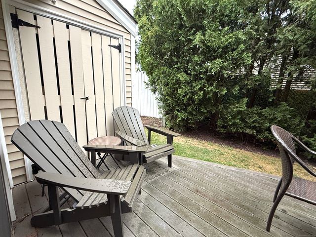 92 Shepards Knoll Drive 92, Hamden, CT 06514