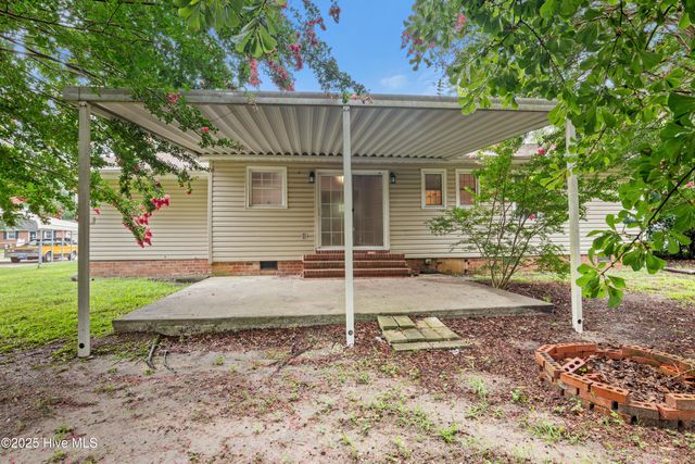 2517 Country Club Road, Jacksonville, NC 28546