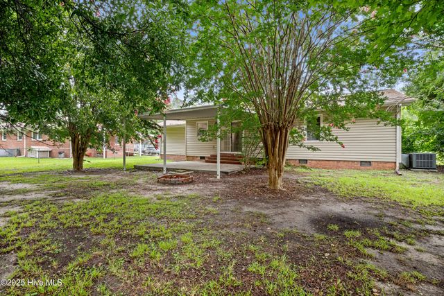 2517 Country Club Road, Jacksonville, NC 28546