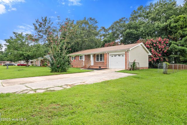 2517 Country Club Road, Jacksonville, NC 28546