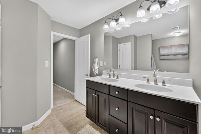 42558 SUNSET RIDGE SQ, Ashburn, VA 20148