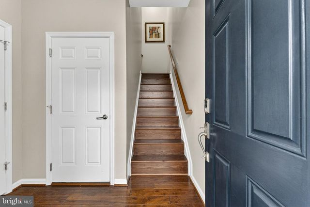 42558 SUNSET RIDGE SQ, Ashburn, VA 20148