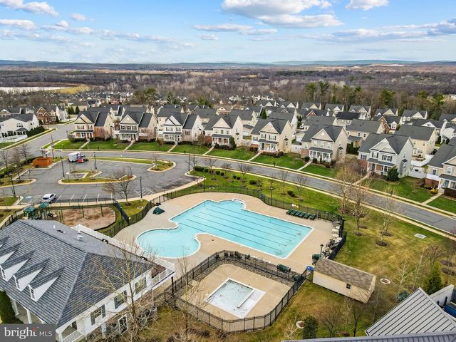 42558 SUNSET RIDGE SQ, Ashburn, VA 20148