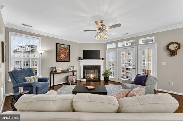 42558 SUNSET RIDGE SQ, Ashburn, VA 20148