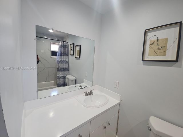 1560 W 46th St 244, Hialeah, FL 33012