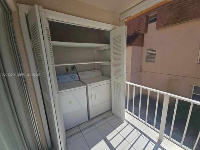1560 W 46th St 244, Hialeah, FL 33012