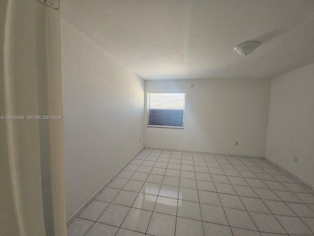 1560 W 46th St 244, Hialeah, FL 33012
