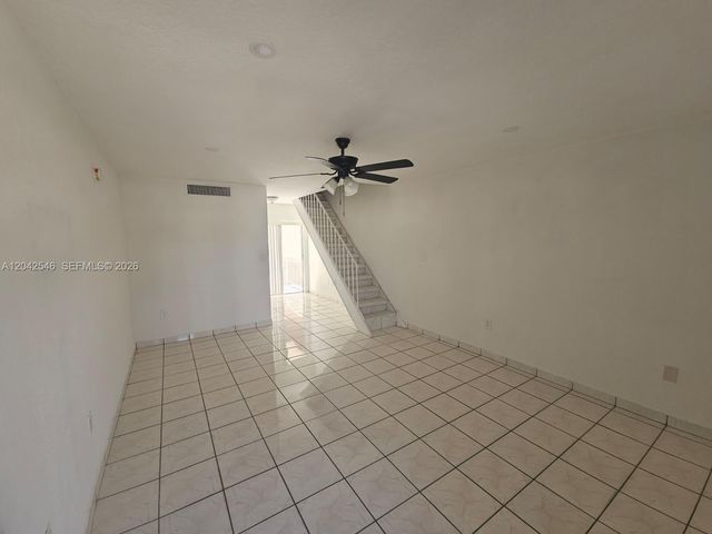 1560 W 46th St 244, Hialeah, FL 33012