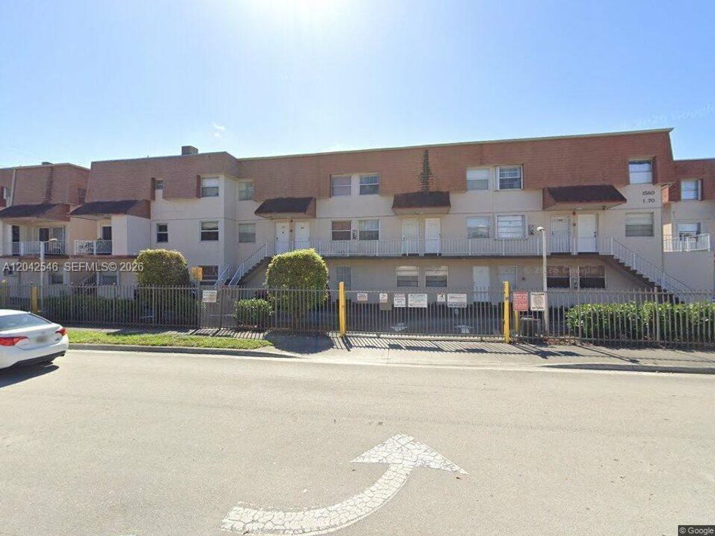 1560 W 46th St 244, Hialeah, FL 33012