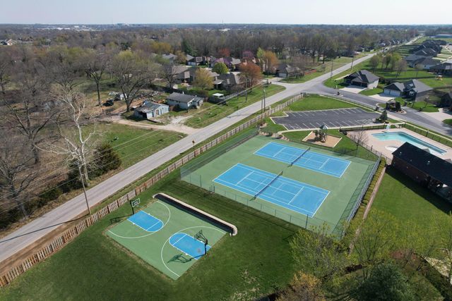 5940 S Hearthstone Court, Springfield, MO 65810