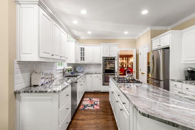 1347 Waterford Green Close, Marietta, GA 30068