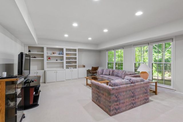 1347 Waterford Green Close, Marietta, GA 30068