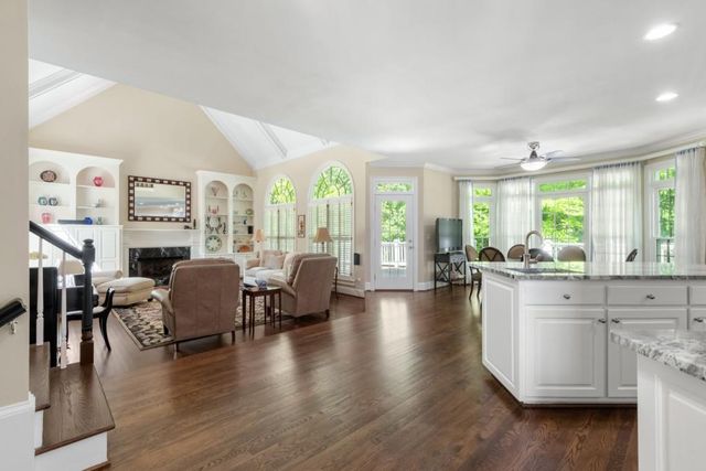 1347 Waterford Green Close, Marietta, GA 30068