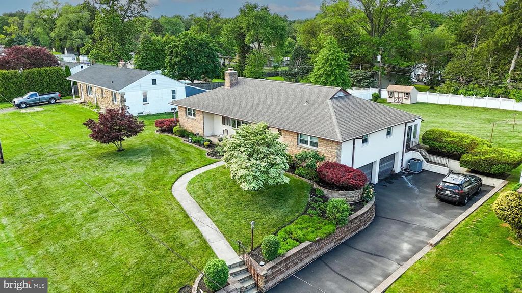 135 HOLLY ROAD, Southampton, PA 18966
