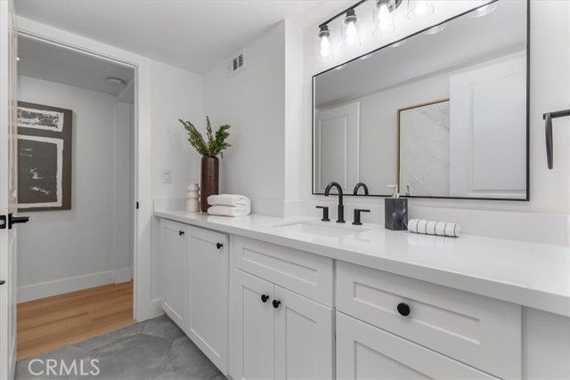 10900 Remmet Avenue, Chatsworth (los Angeles), CA 91311