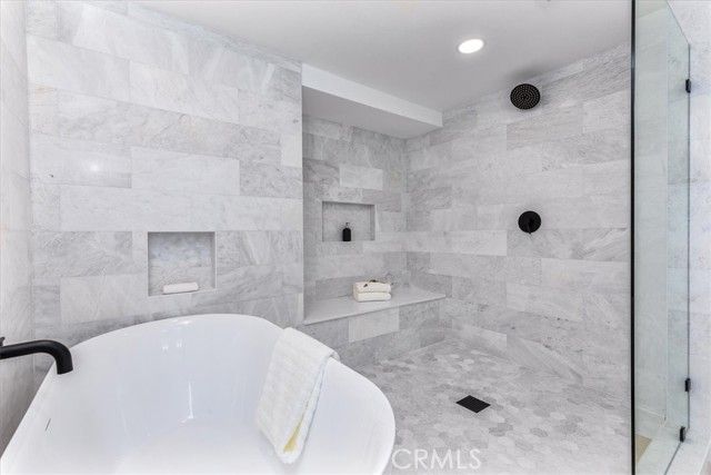 10900 Remmet Avenue, Chatsworth (los Angeles), CA 91311