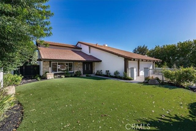 10900 Remmet Avenue, Chatsworth (los Angeles), CA 91311