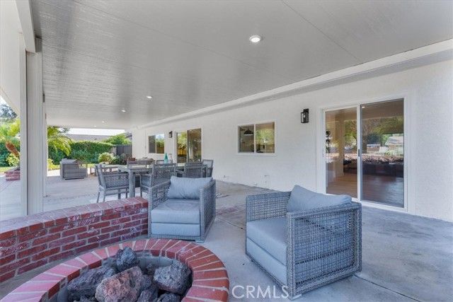 10900 Remmet Avenue, Chatsworth (los Angeles), CA 91311