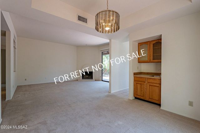 936 E Camino Diestro, Oro Valley, AZ 85704