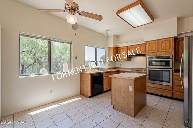 936 E Camino Diestro, Oro Valley, AZ 85704
