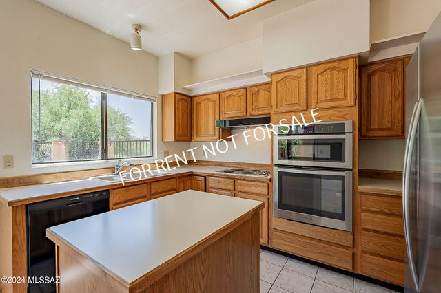 936 E Camino Diestro, Oro Valley, AZ 85704
