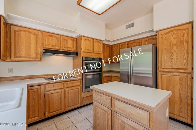 936 E Camino Diestro, Oro Valley, AZ 85704