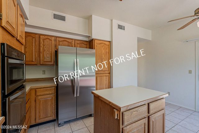 936 E Camino Diestro, Oro Valley, AZ 85704
