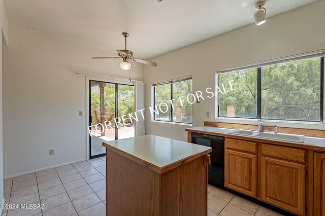 936 E Camino Diestro, Oro Valley, AZ 85704