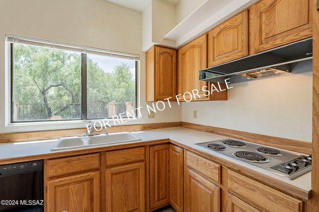 936 E Camino Diestro, Oro Valley, AZ 85704