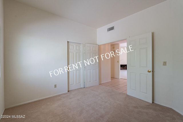 936 E Camino Diestro, Oro Valley, AZ 85704
