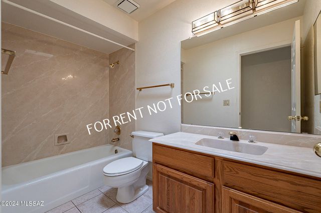 936 E Camino Diestro, Oro Valley, AZ 85704