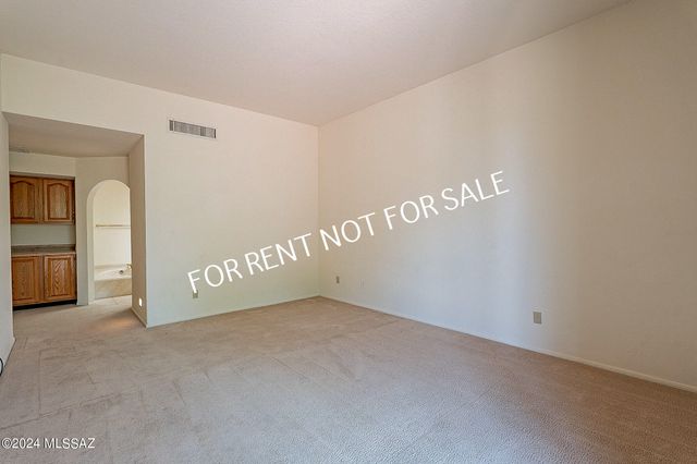 936 E Camino Diestro, Oro Valley, AZ 85704