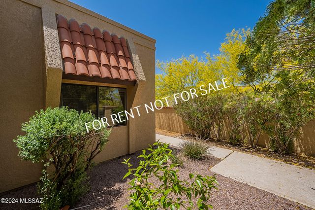 936 E Camino Diestro, Oro Valley, AZ 85704