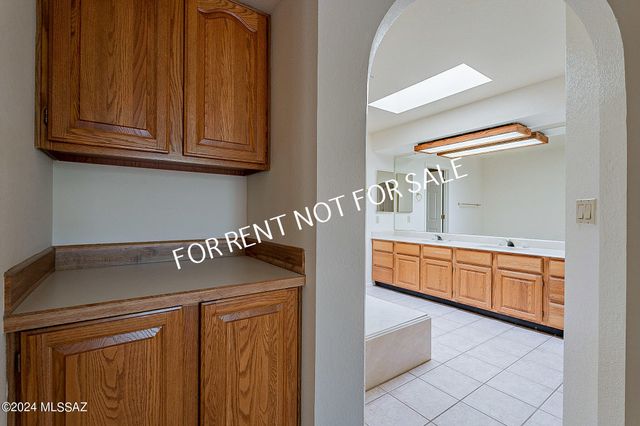 936 E Camino Diestro, Oro Valley, AZ 85704