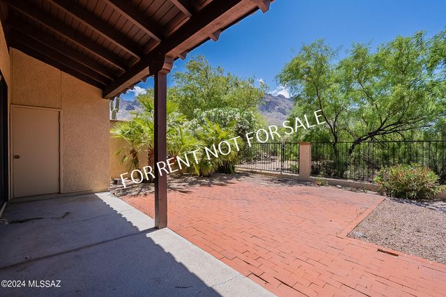936 E Camino Diestro, Oro Valley, AZ 85704