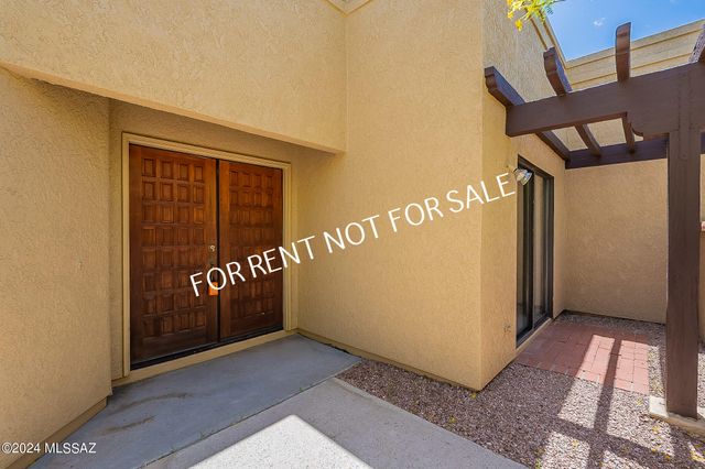 936 E Camino Diestro, Oro Valley, AZ 85704
